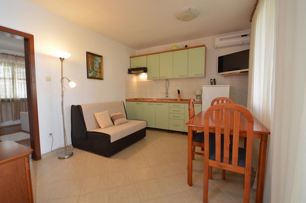 Apartment Vita マリ・ロシニュ エクステリア 写真