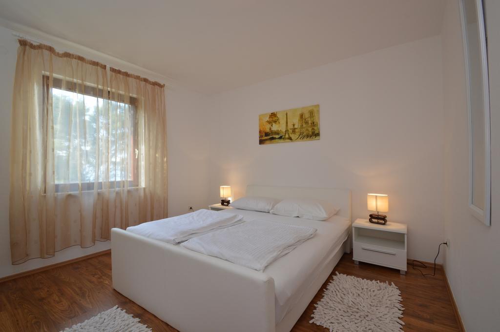 Apartment Vita マリ・ロシニュ エクステリア 写真