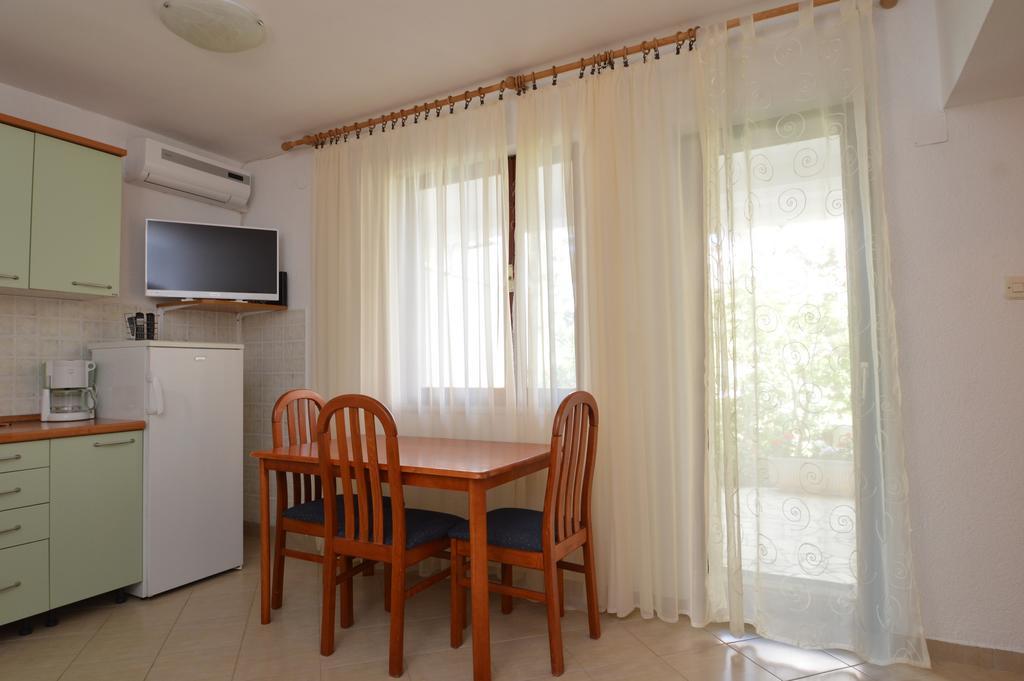 Apartment Vita マリ・ロシニュ エクステリア 写真