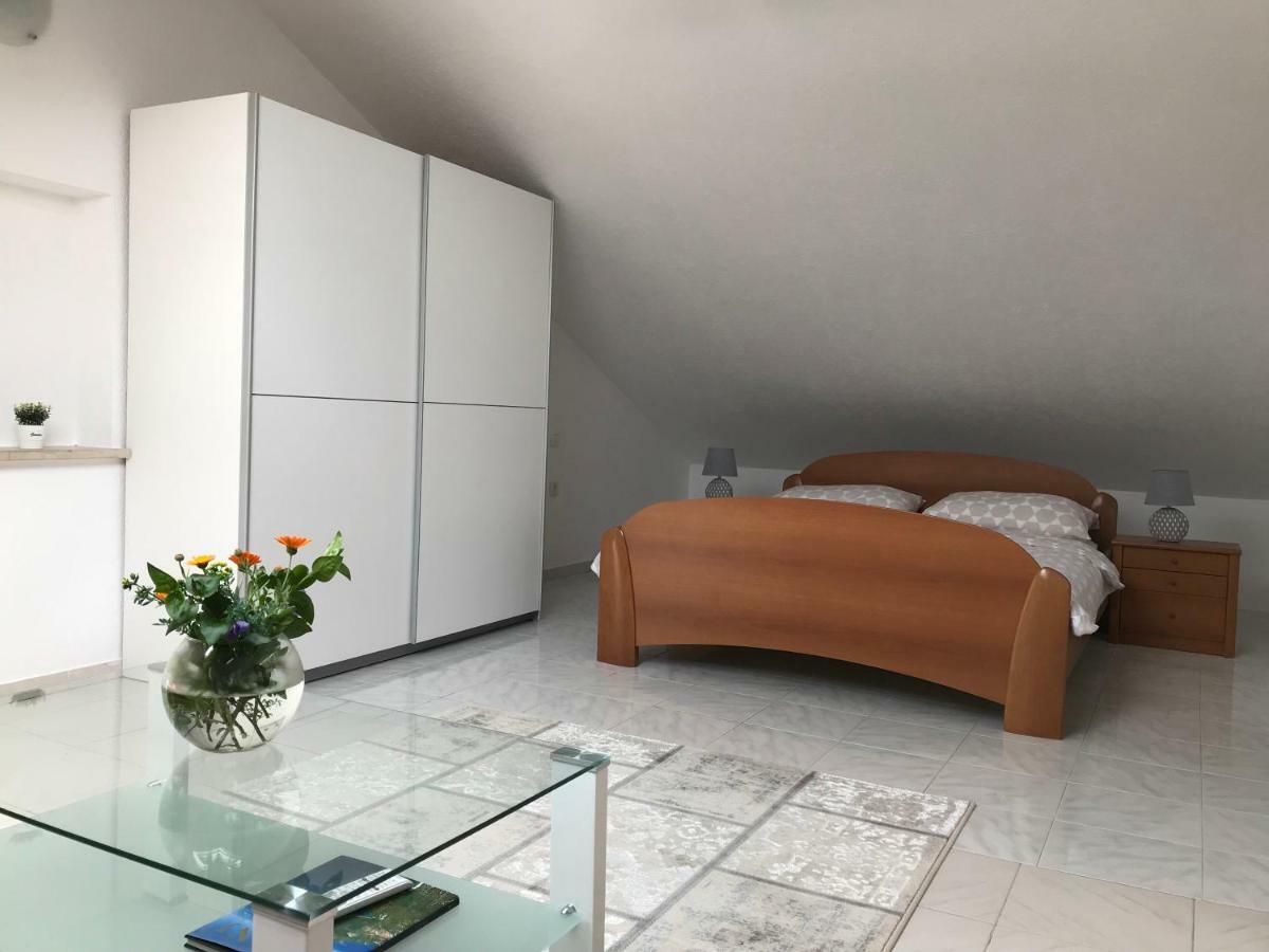 Apartment Vita マリ・ロシニュ エクステリア 写真