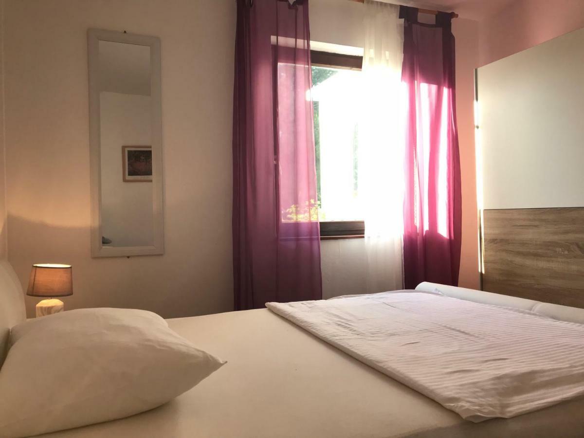 Apartment Vita マリ・ロシニュ エクステリア 写真